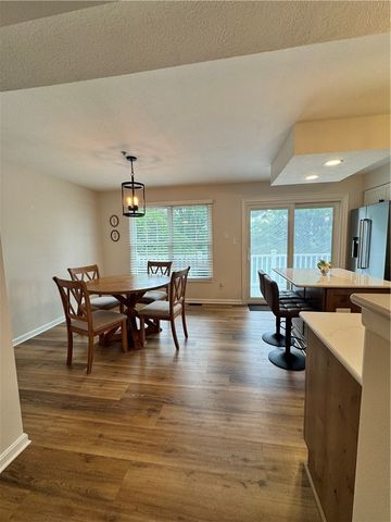 630 Hunting Creek Rd, Canonsburg, PA 15317