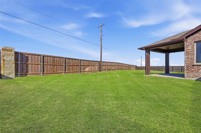 804 Saratoga Road, Aubrey, TX 76227