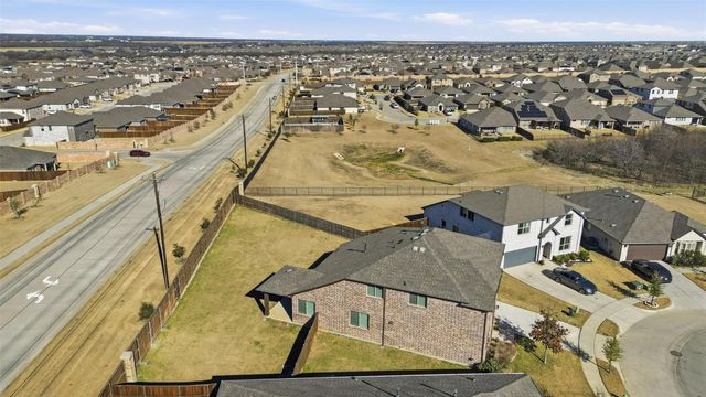 804 Saratoga Road, Aubrey, TX 76227