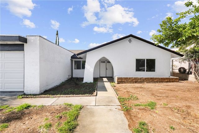 527 W 10th, Perris, CA 92570