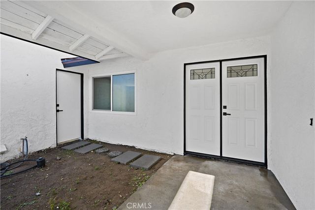 527 W 10th, Perris, CA 92570