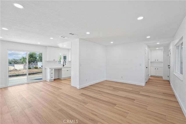 527 W 10th, Perris, CA 92570