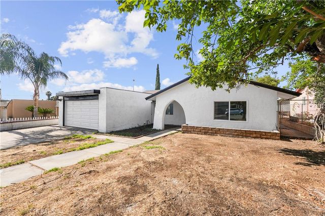 527 W 10th, Perris, CA 92570