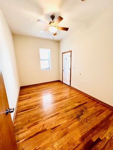 1639 W 21st Place 1, Chicago, IL 60608