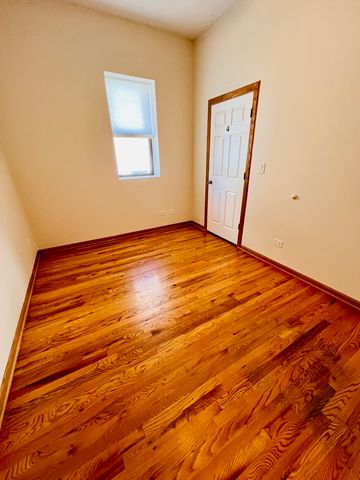 1639 W 21st Place 1, Chicago, IL 60608