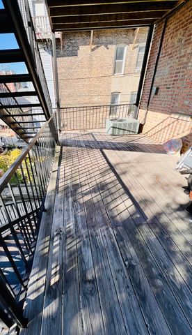 1639 W 21st Place 1, Chicago, IL 60608
