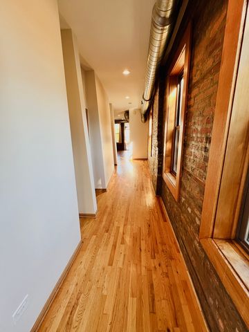 1639 W 21st Place 1, Chicago, IL 60608