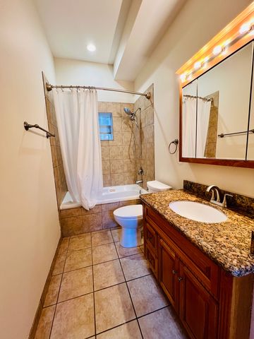 1639 W 21st Place 1, Chicago, IL 60608