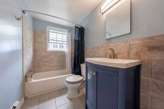 35 Hamilton Rd 35, Belmont, MA 02478