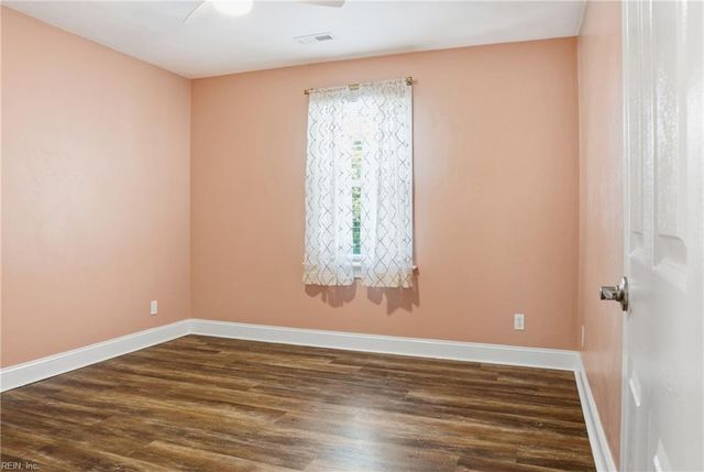 3618 Point Elizabeth DR, Chesapeake, VA 23321