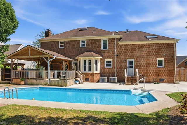 3618 Point Elizabeth DR, Chesapeake, VA 23321