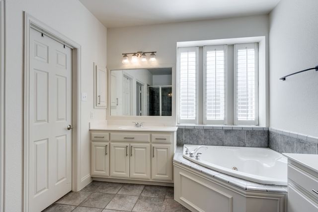 601 Coralberry Drive, Mckinney, TX 75072
