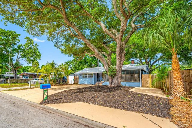 5044 BETTY STREET N, St Petersburg, FL 33709