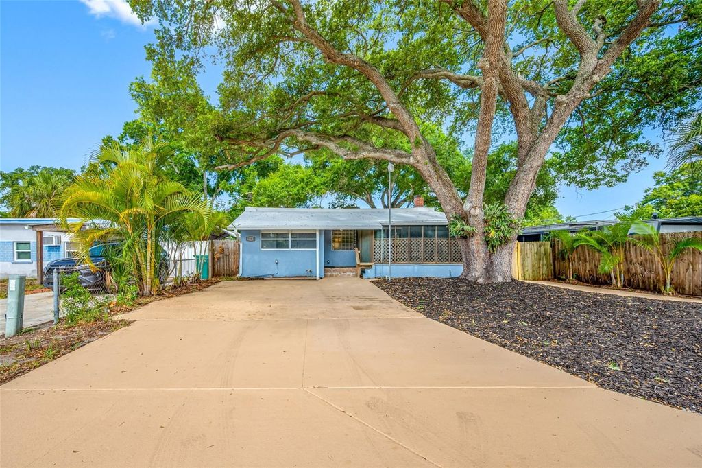 5044 BETTY STREET N, St Petersburg, FL 33709