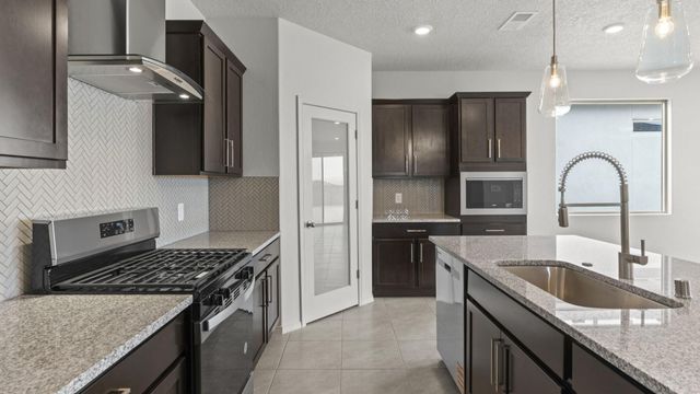 6747 Clayton Drive NE, Rio Rancho, NM 87144