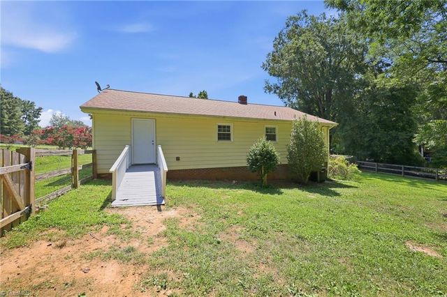 8506 Arapahoe Drive, Stokesdale, NC 27357