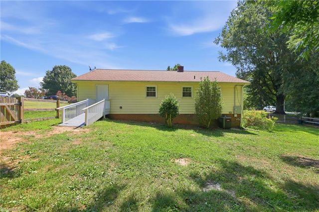 8506 Arapahoe Drive, Stokesdale, NC 27357