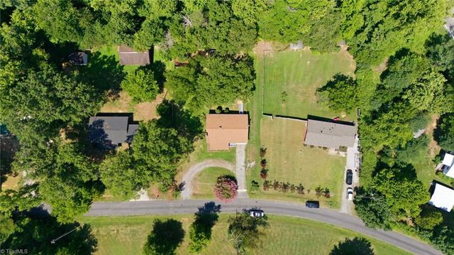 8506 Arapahoe Drive, Stokesdale, NC 27357