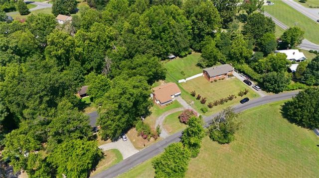 8506 Arapahoe Drive, Stokesdale, NC 27357