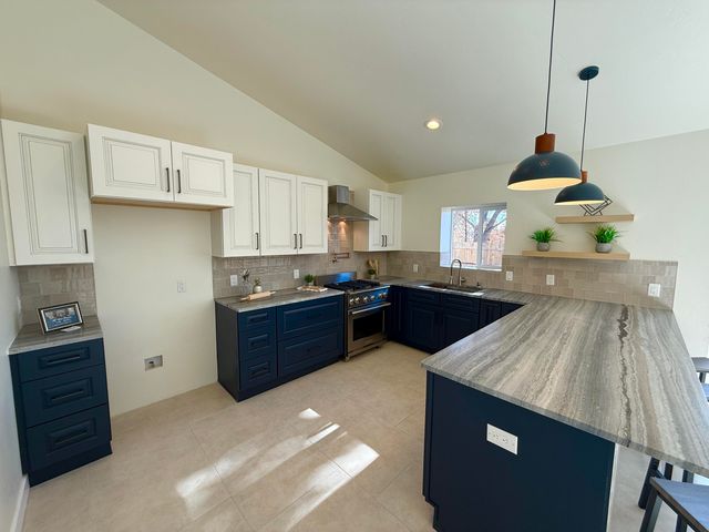 2932 Floral Road NW, Albuquerque, NM 87104