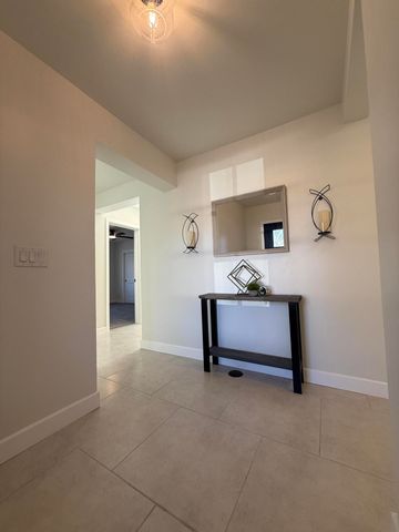 2932 Floral Road NW, Albuquerque, NM 87104