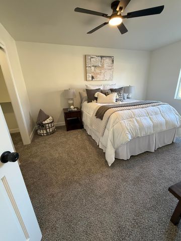 2932 Floral Road NW, Albuquerque, NM 87104