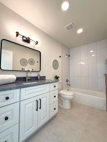 2932 Floral Road NW, Albuquerque, NM 87104