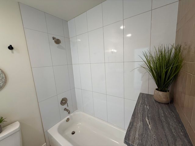 2932 Floral Road NW, Albuquerque, NM 87104