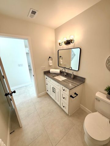 2932 Floral Road NW, Albuquerque, NM 87104