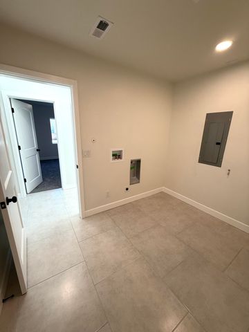 2932 Floral Road NW, Albuquerque, NM 87104