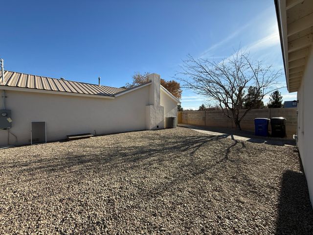 2932 Floral Road NW, Albuquerque, NM 87104