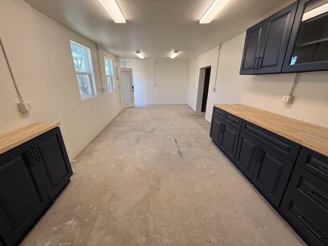 2932 Floral Road NW, Albuquerque, NM 87104