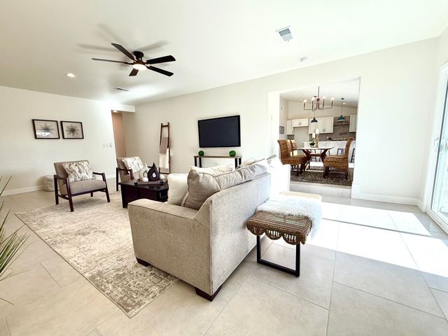 2932 Floral Road NW, Albuquerque, NM 87104