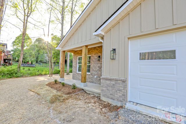 156 Oakdale Drive, Morganton, NC 28655