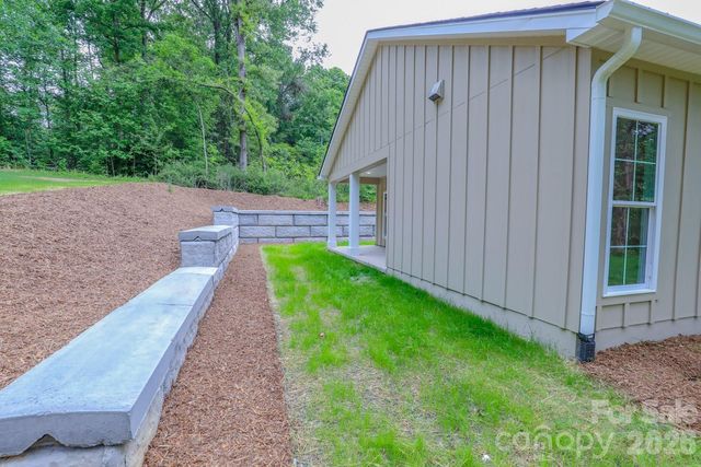 156 Oakdale Drive, Morganton, NC 28655
