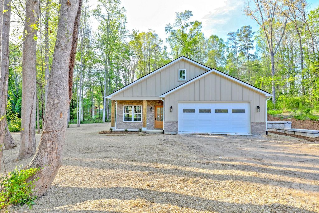 156 Oakdale Drive, Morganton, NC 28655
