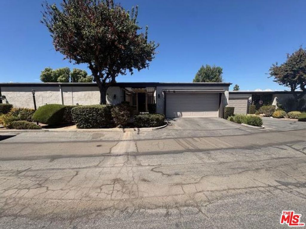 28382 Paseo Grande Drive, Sun City, CA 92586