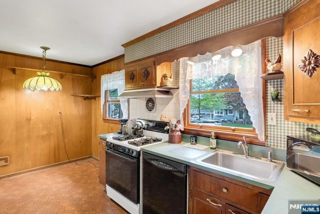 335 Bradley Avenue, Northvale, NJ 07647