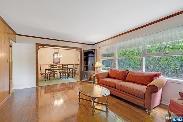 335 Bradley Avenue, Northvale, NJ 07647