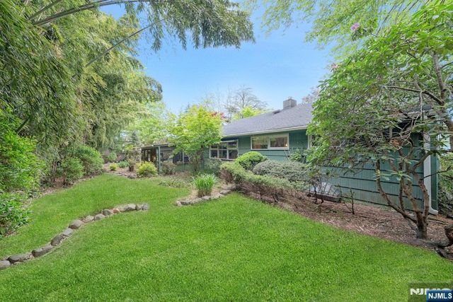 335 Bradley Avenue, Northvale, NJ 07647