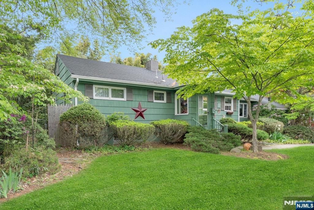 335 Bradley Avenue, Northvale, NJ 07647