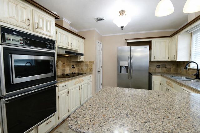 115 Piping Rock Drive, Houma, LA 70363