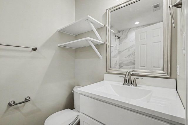 1618 E 33rd Avenue, Hobart, IN 46342