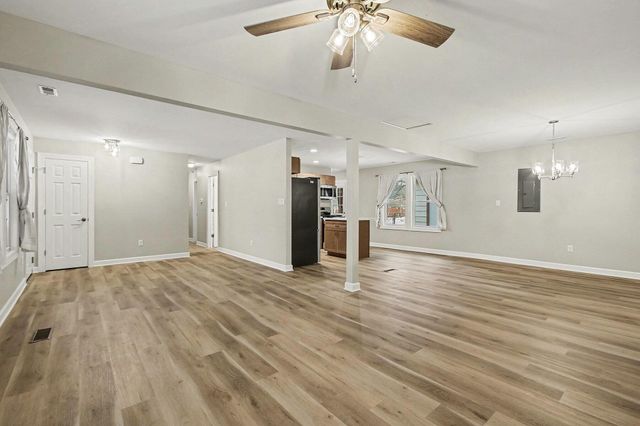 1618 E 33rd Avenue, Hobart, IN 46342