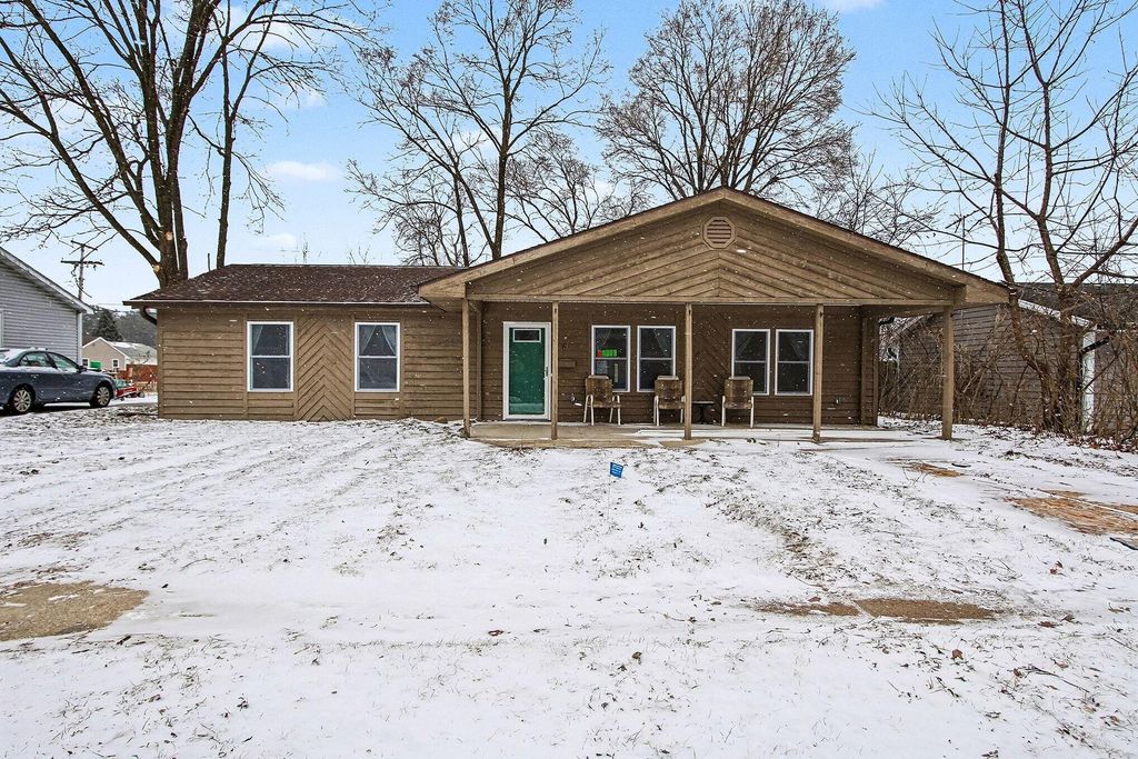 1618 E 33rd Avenue, Hobart, IN 46342