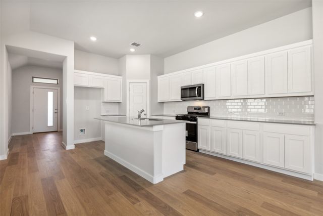 906 Pine Beach Drive, Mckinney, TX 75071