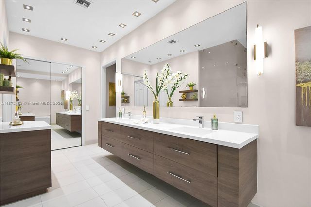 3502 Derby Ln, Weston, FL 33331