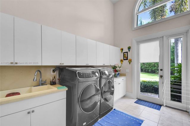 3502 Derby Ln, Weston, FL 33331