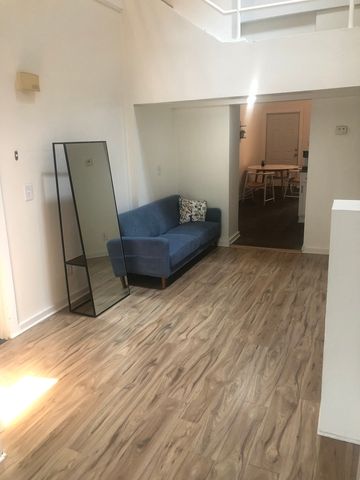 2643 N MILDRED Avenue 2, Chicago, IL 60614