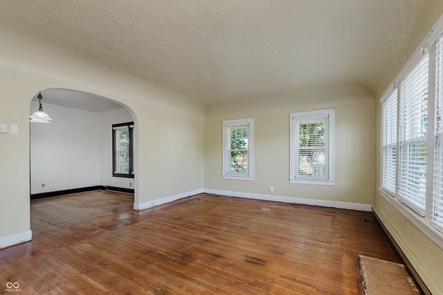 209 W Broadway Street, Alexandria, IN 46001